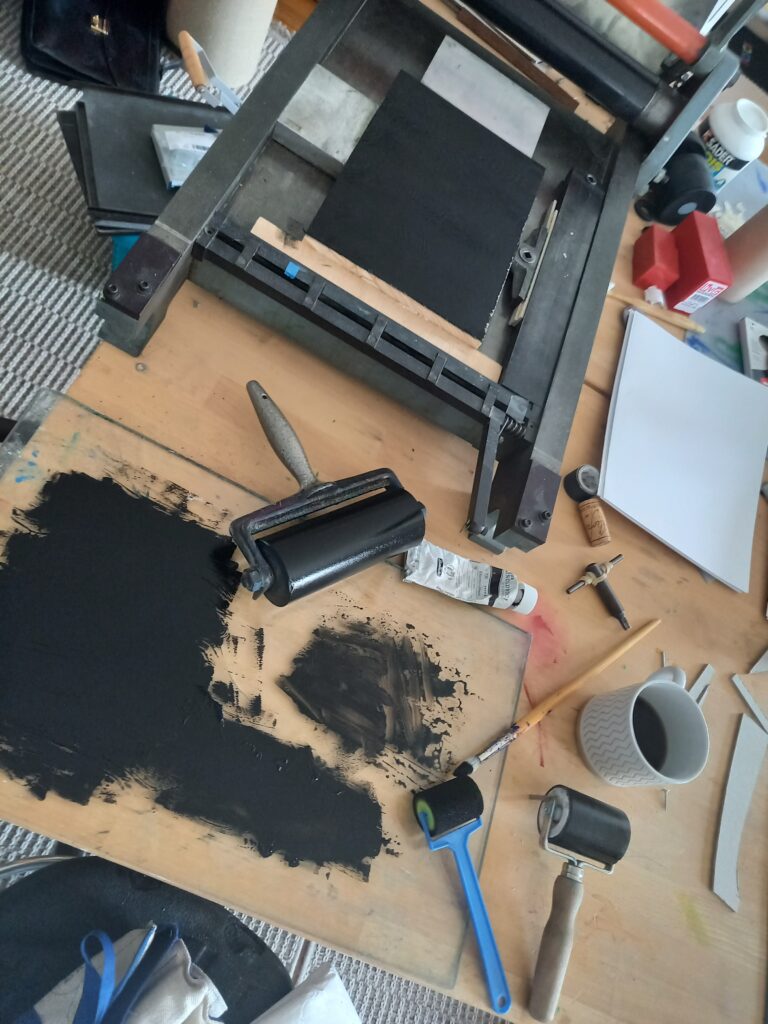 atelier sans gravure à la presse